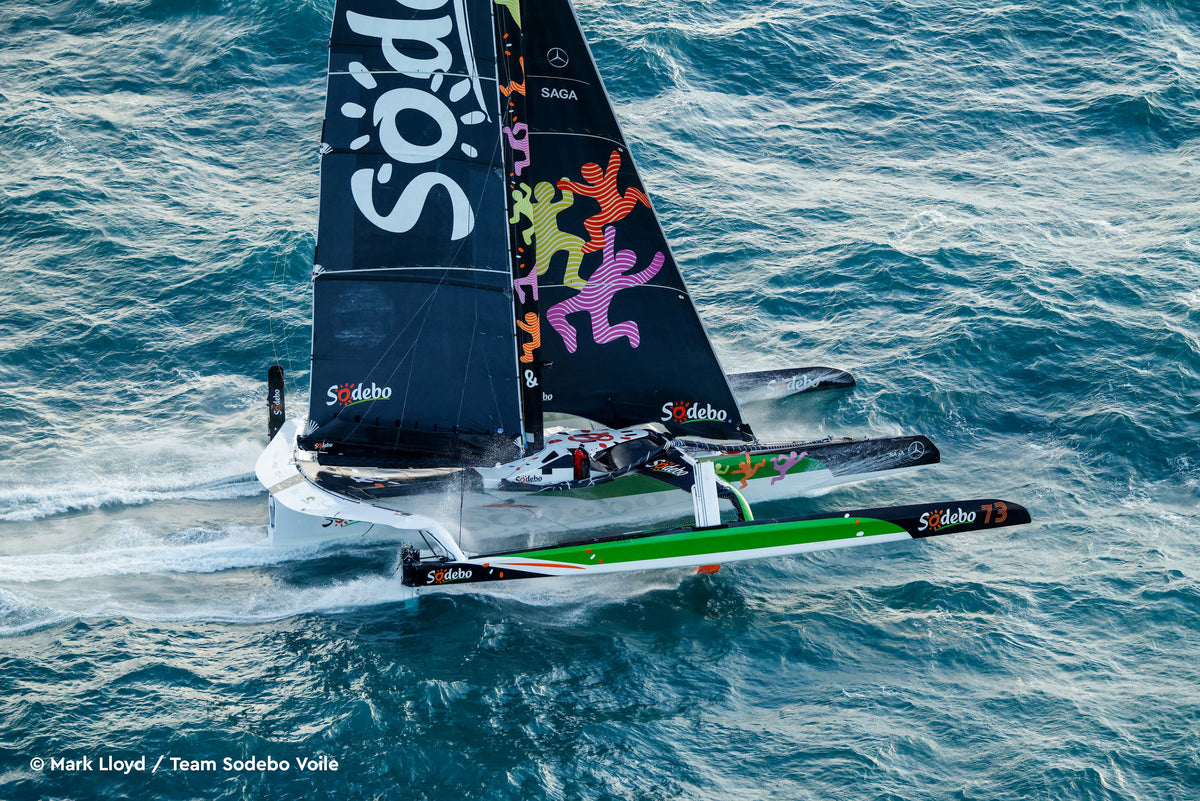 Sodebo Ultim 3 en navigation sur ses foils, photo Mark Lloyd / Team Sodebo Voile